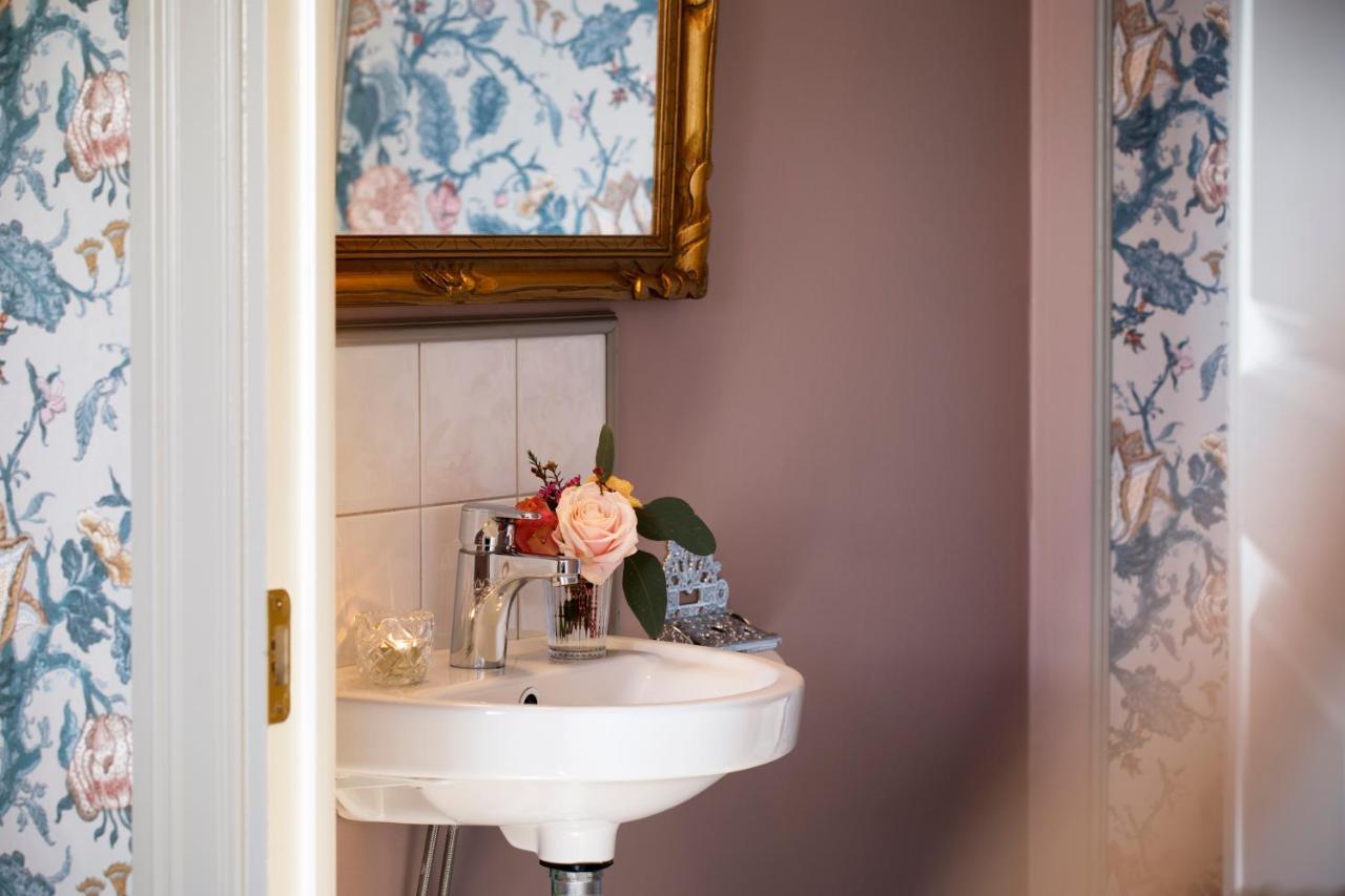 Strandvillan Hotell Och Bed & Breakfast Lysekil Esterno foto