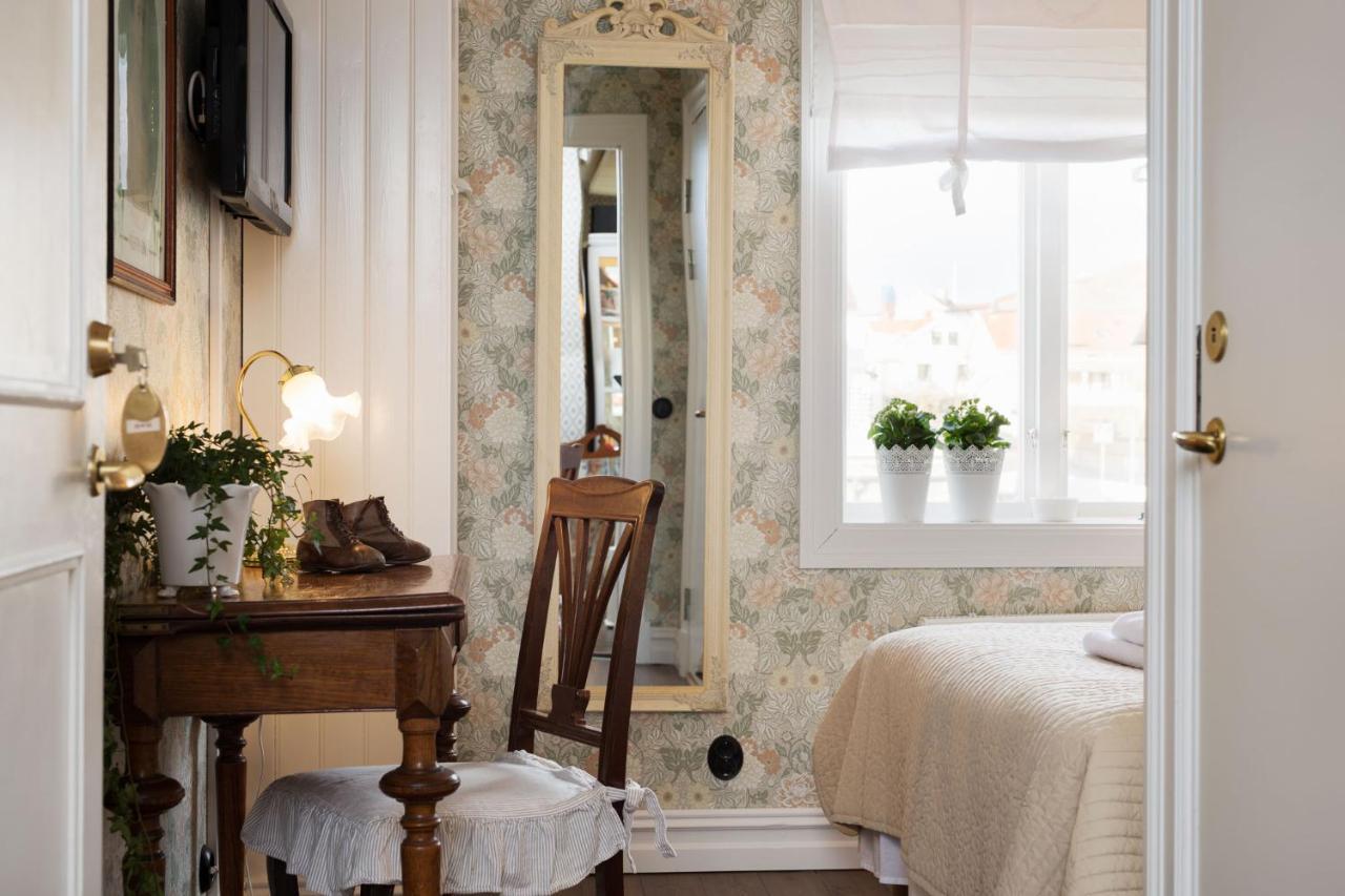 Strandvillan Hotell Och Bed & Breakfast Lysekil Esterno foto