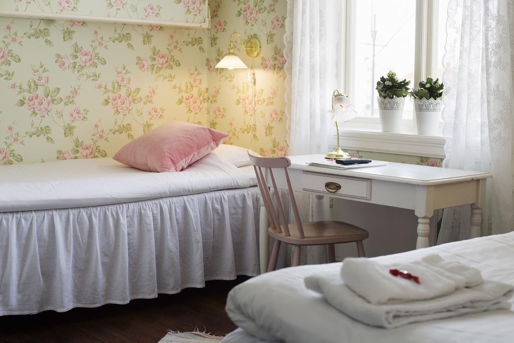 Strandvillan Hotell Och Bed & Breakfast Lysekil Esterno foto