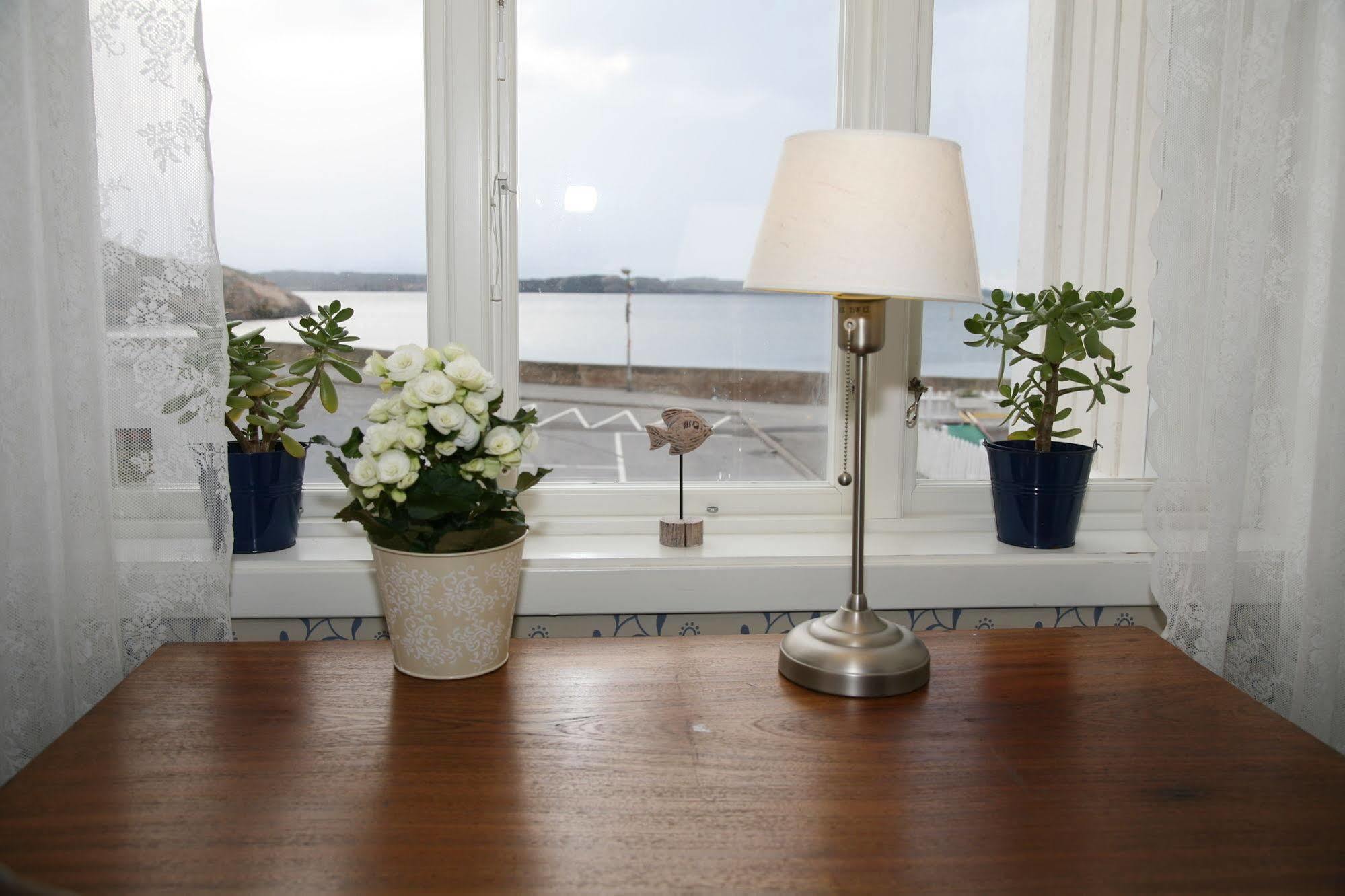 Strandvillan Hotell Och Bed & Breakfast Lysekil Esterno foto