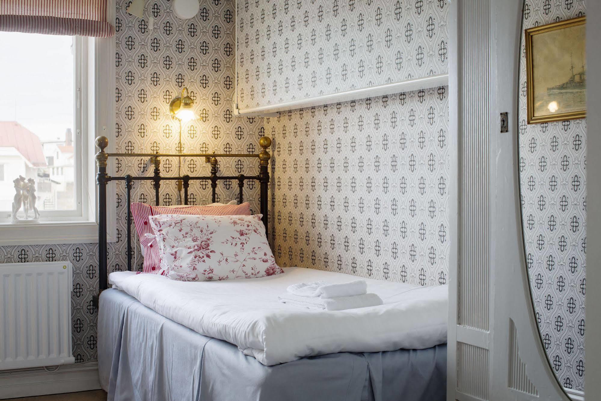 Strandvillan Hotell Och Bed & Breakfast Lysekil Esterno foto